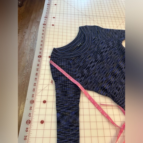 Hannah size large black and indigo body con long sleeve scoop neck sweater - Picture 2 of 16